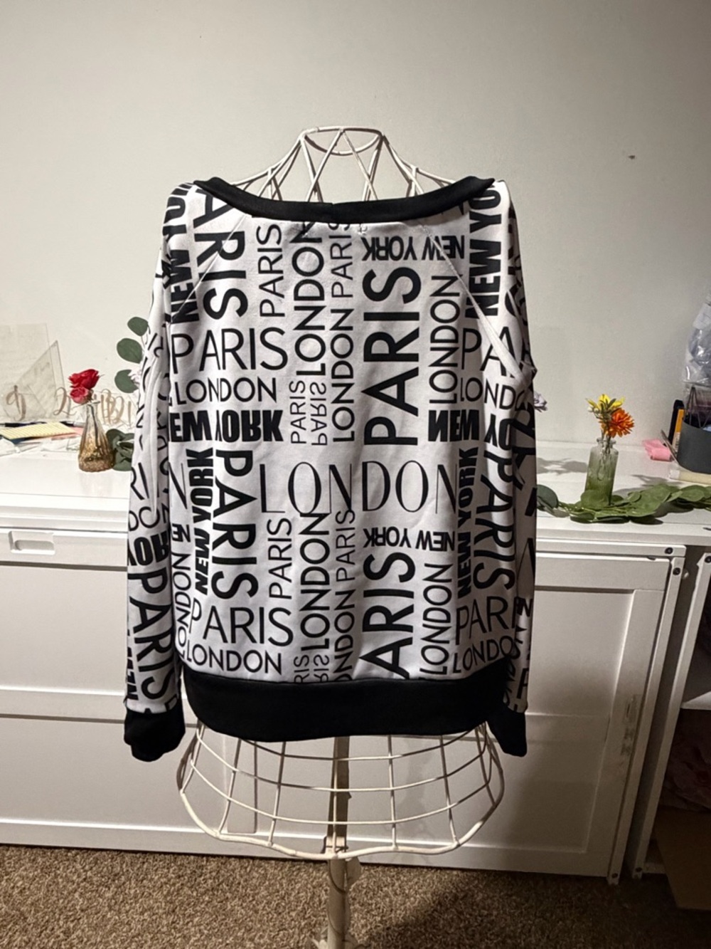 Blu Planet Black and White City Text Print Sweatshirt - Picture 8 of 9